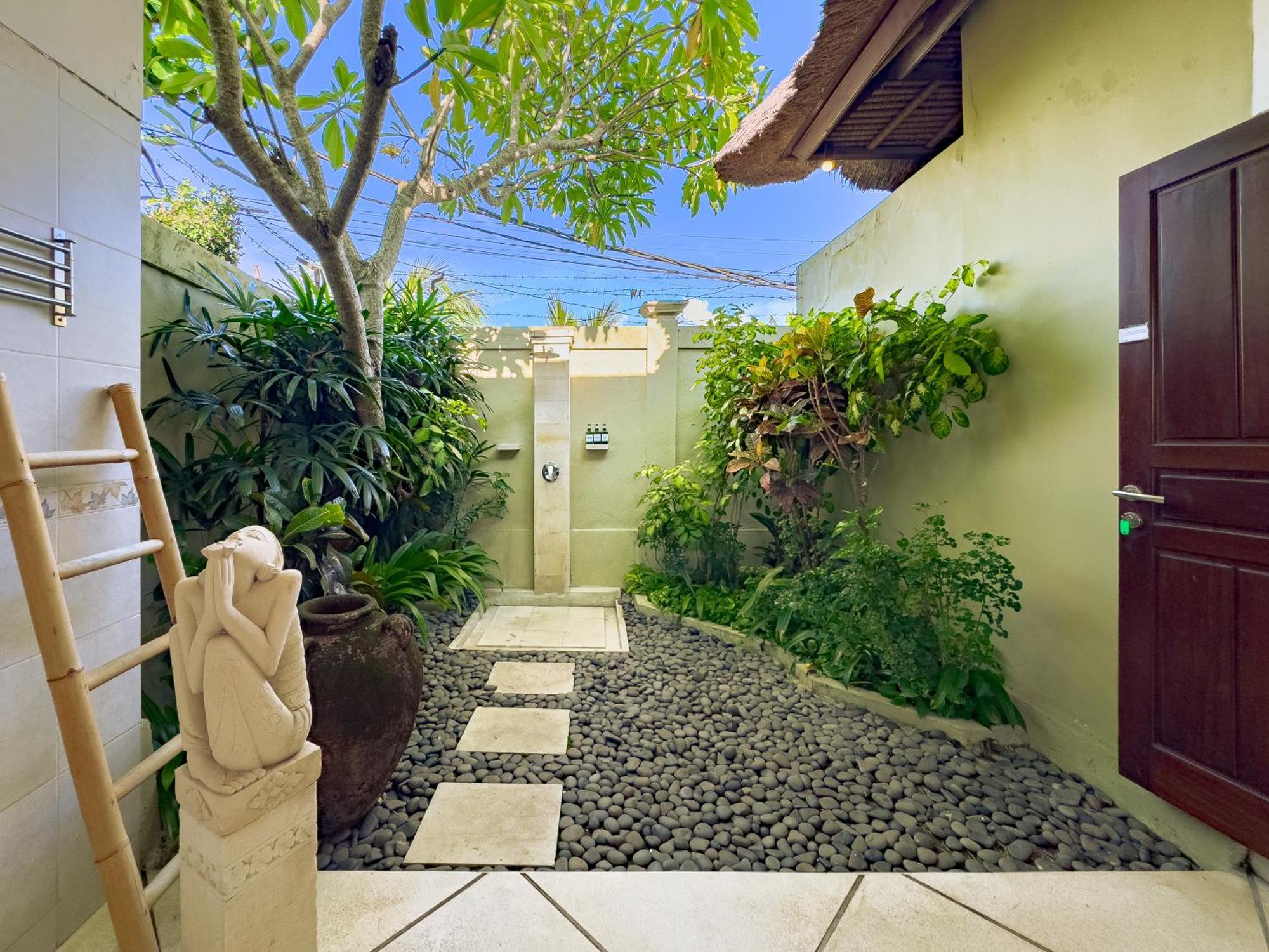Villa Bugis Abimanyu Seminyak Chambre photo